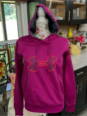 Under Armour Womens Cold Gear Hoodie Purple Pullover Size Medium Semi Fitted